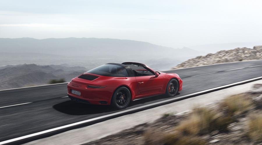  Porsche 911 Targa 4 GTS 2017 года  (WW) (фото 3 из 31)